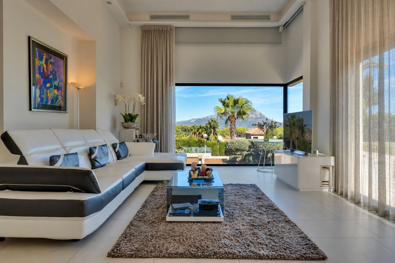 Villa de lujo en venta en Javea con 2 piscinas, vistas al montgo y buena orientación - Imagen 10