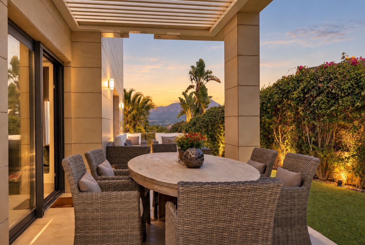 Villa de lujo en venta en Javea con 2 piscinas, vistas al montgo y buena orientación - Imagen 17