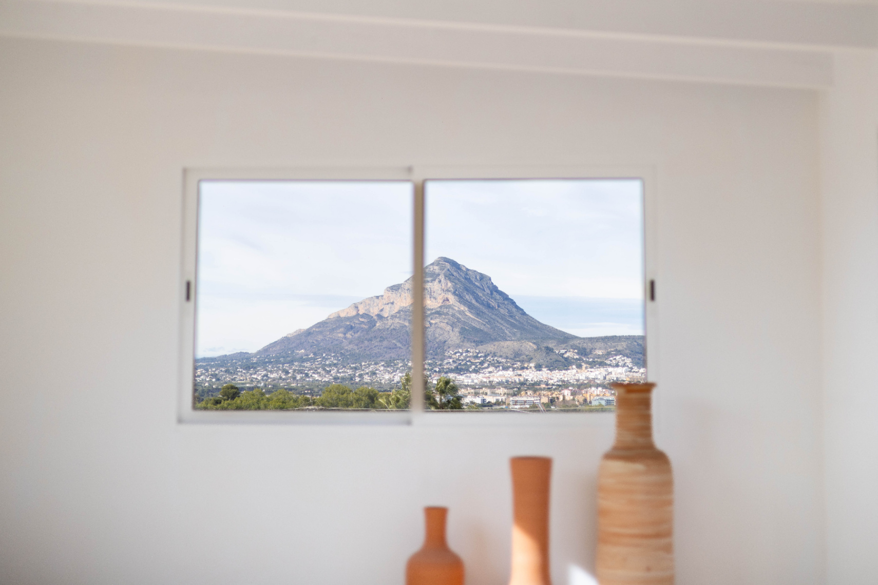 Gerenoveerd huis te koop in Jávea met privézwembad, op 15 minuten lopen van het strand, in El Tosalet.