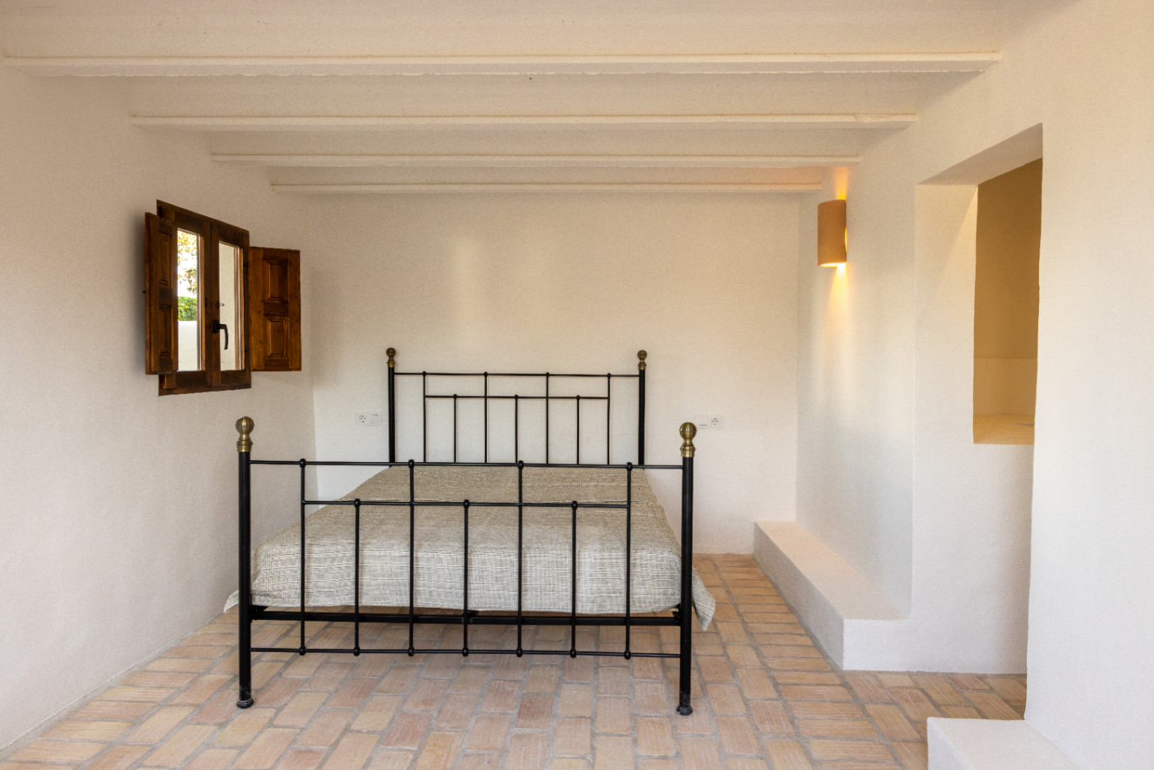 Gerenoveerd huis te koop in Jávea met privézwembad, op 15 minuten lopen van het strand, in El Tosalet.