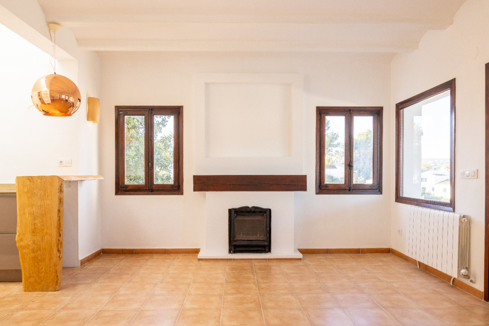 Gerenoveerd huis te koop in Jávea met privézwembad, op 15 minuten lopen van het strand, in El Tosalet.
