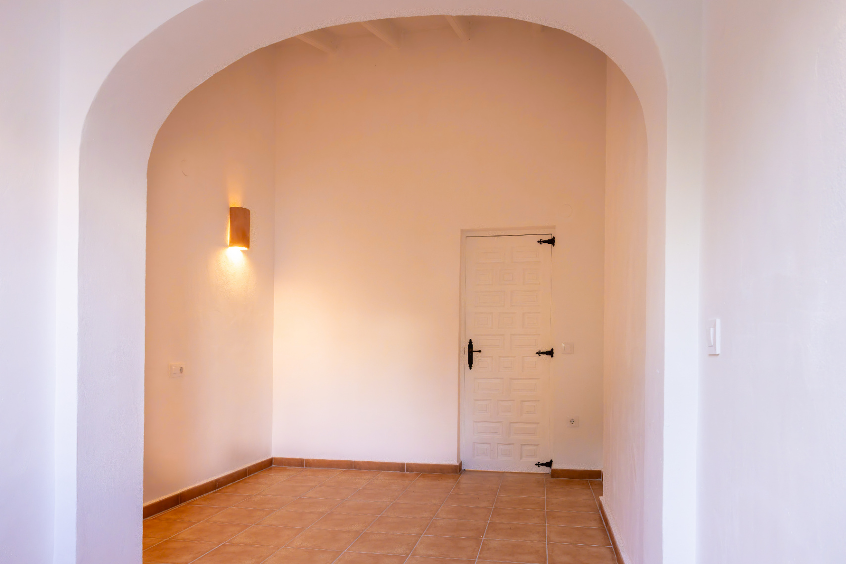 Gerenoveerd huis te koop in Jávea met privézwembad, op 15 minuten lopen van het strand, in El Tosalet.