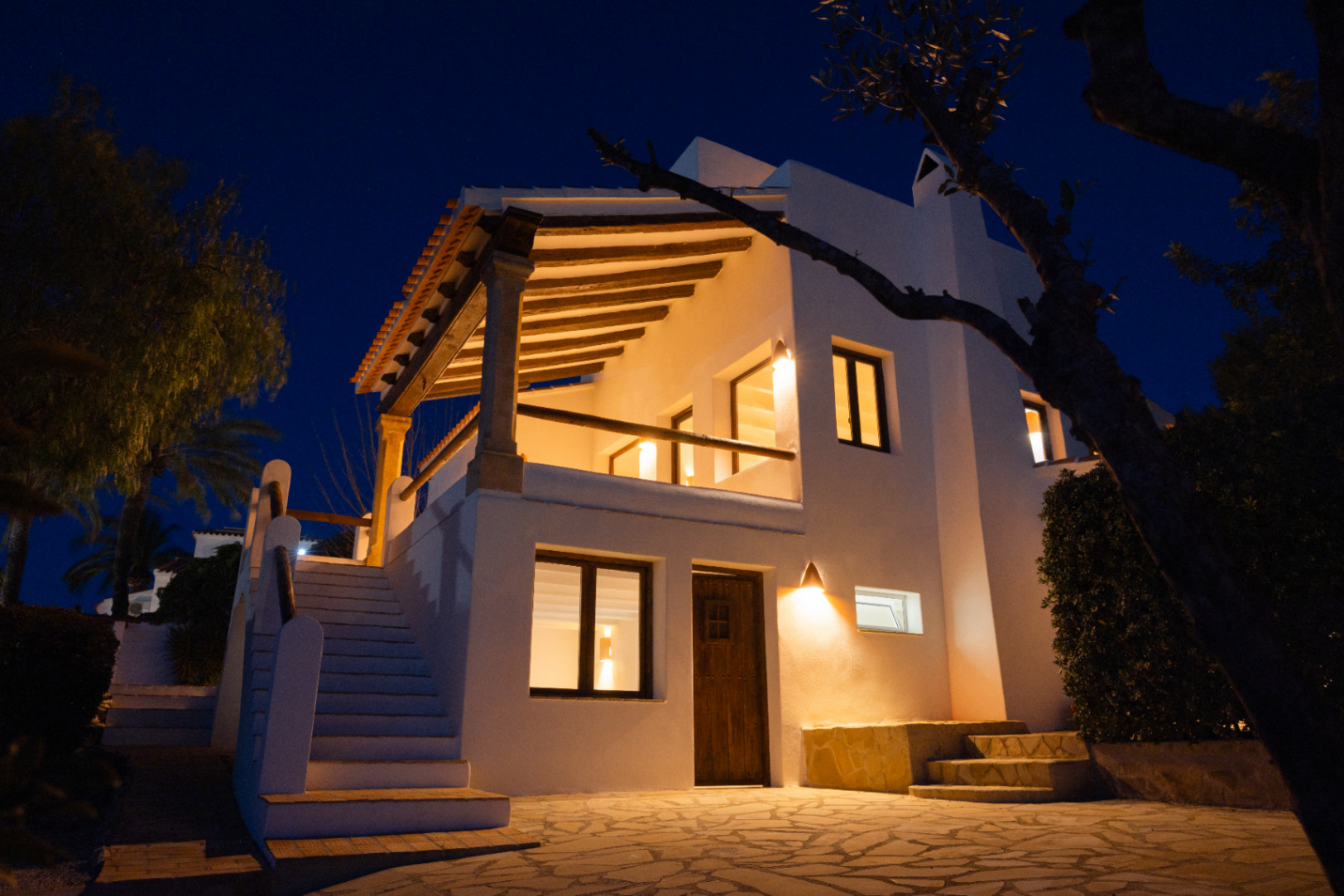Gerenoveerd huis te koop in Jávea met privézwembad, op 15 minuten lopen van het strand, in El Tosalet.