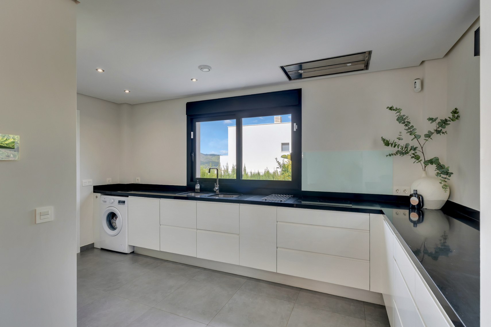 Moderne Villa zu verkaufen in Jávea in einer exklusiven Gegend.