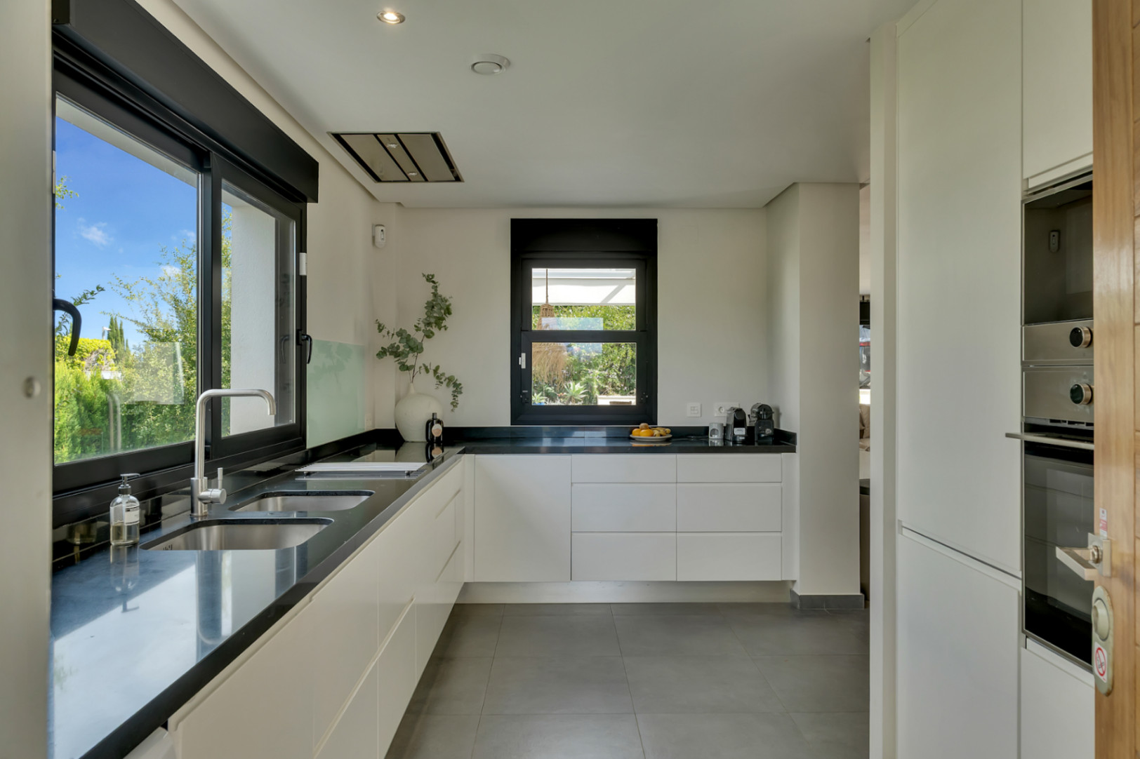 Moderne Villa zu verkaufen in Jávea in einer exklusiven Gegend.