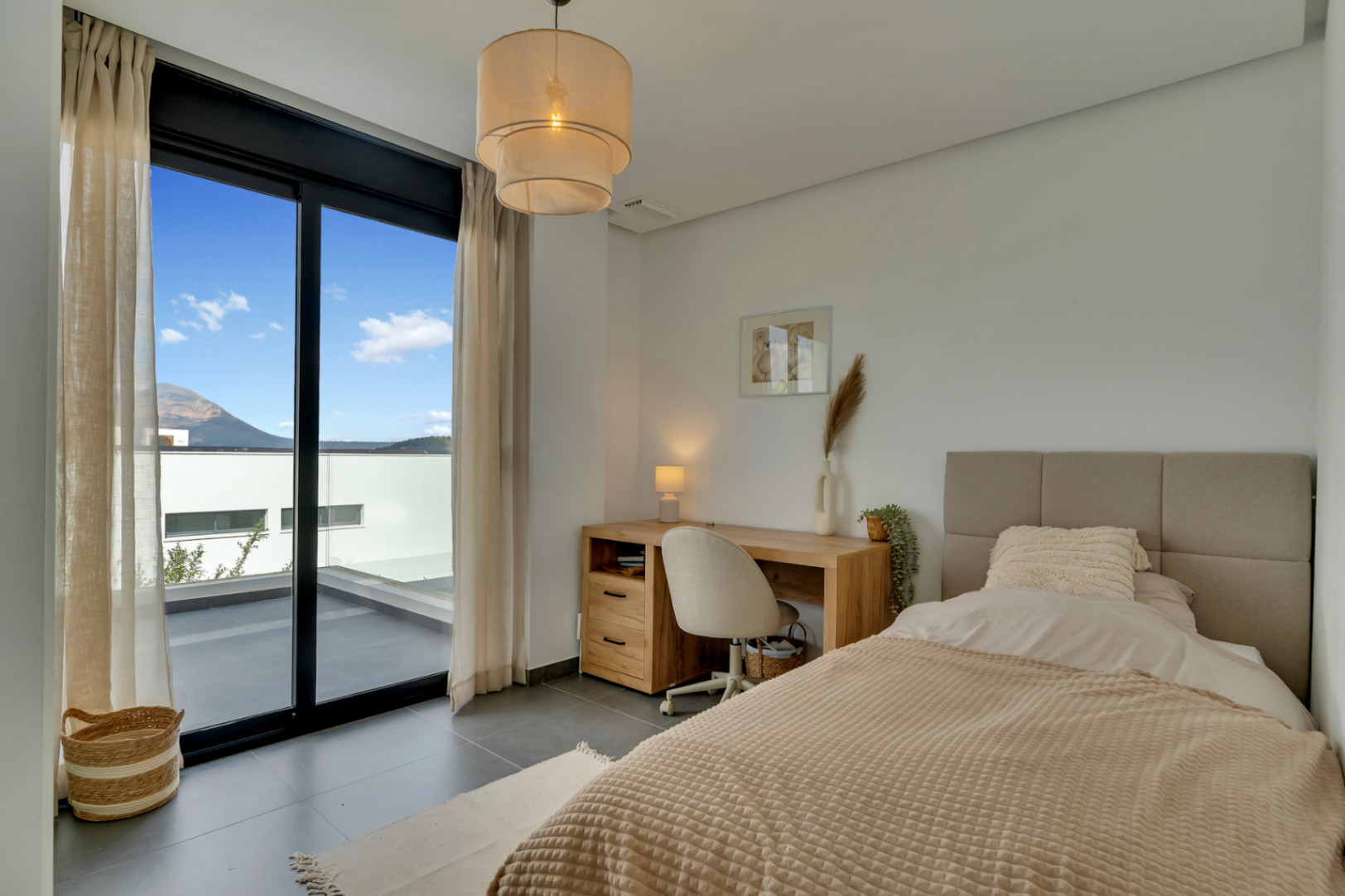Moderne Villa zu verkaufen in Jávea in einer exklusiven Gegend.