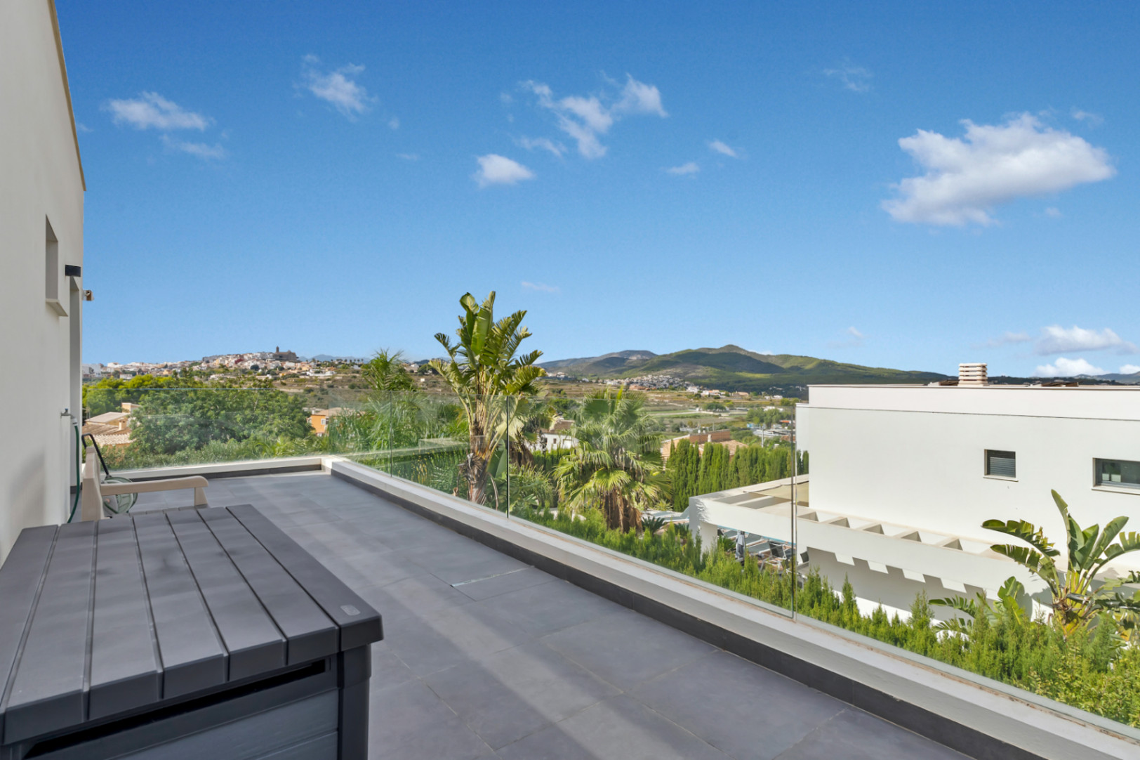 Moderne Villa zu verkaufen in Jávea in einer exklusiven Gegend.