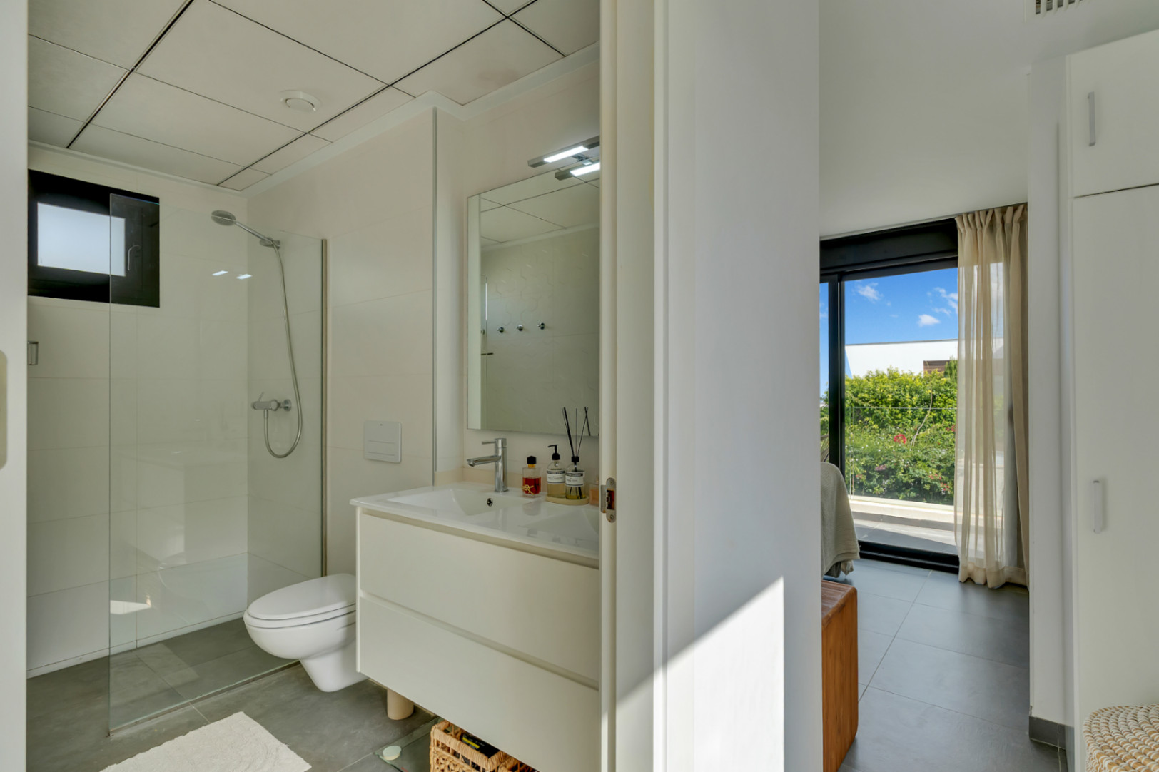 Moderne Villa zu verkaufen in Jávea in einer exklusiven Gegend.