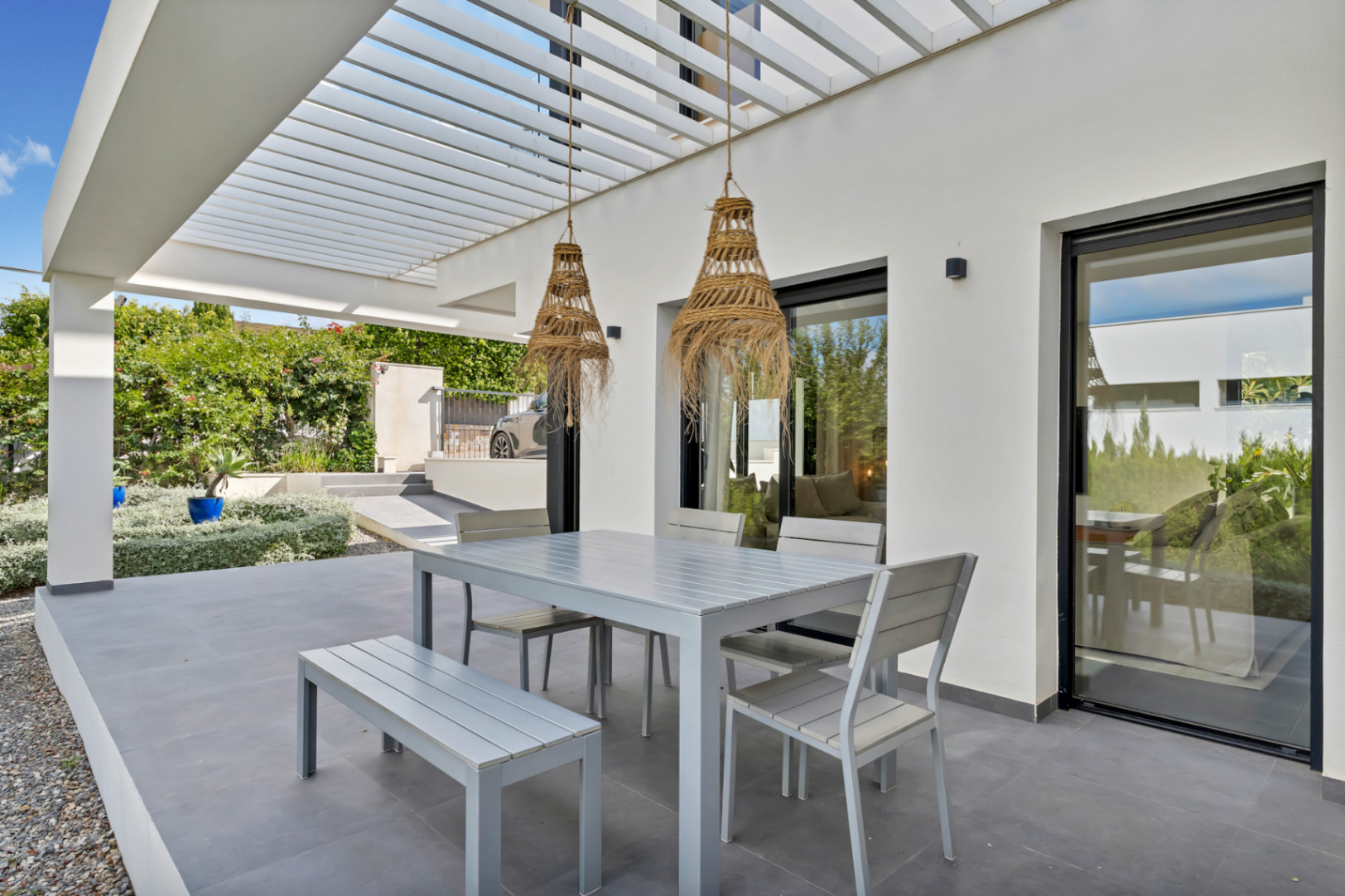 Moderne Villa zu verkaufen in Jávea in einer exklusiven Gegend.