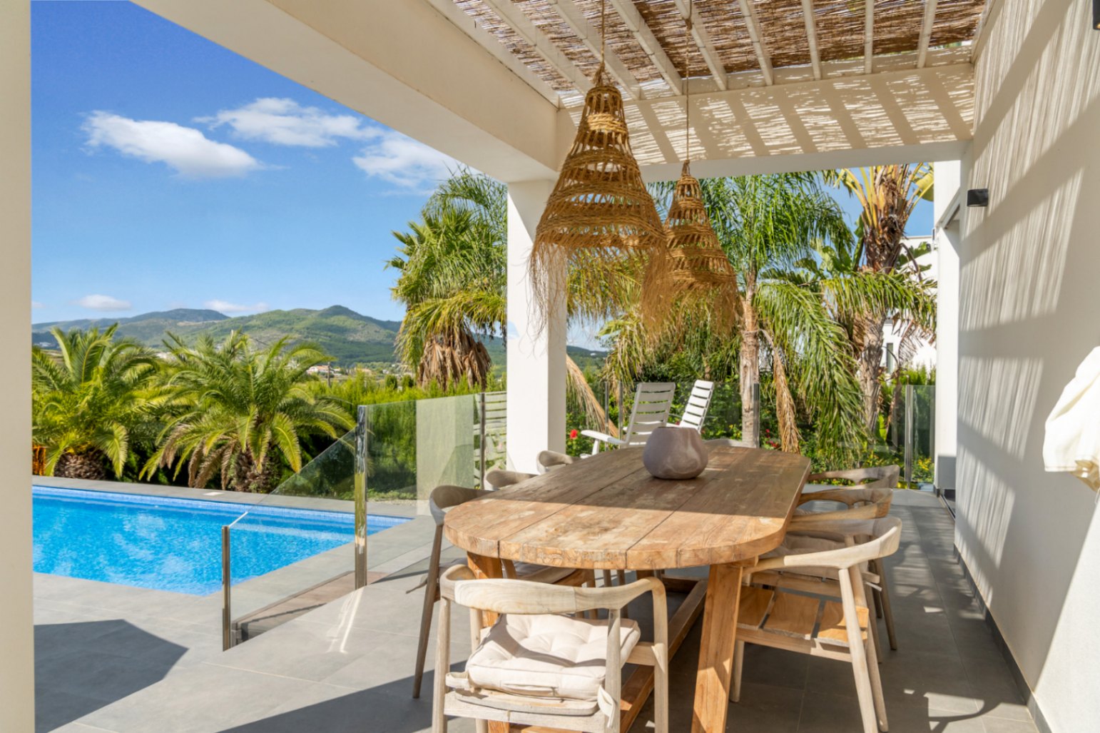 Moderne Villa zu verkaufen in Jávea in einer exklusiven Gegend.