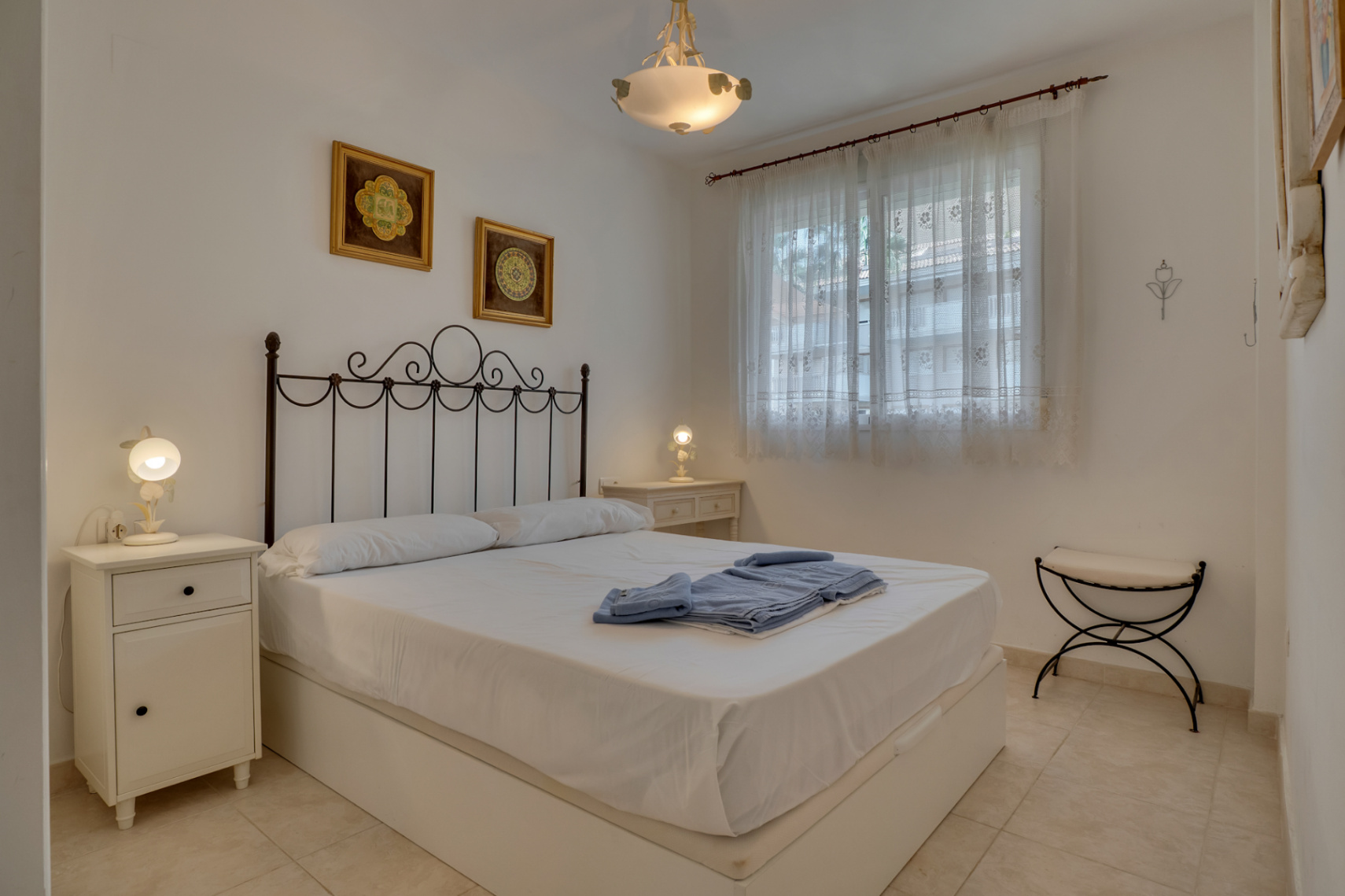4916 - Appartement situé sur la plage de l'Arenal à Javea avec piscine, salle de gym et court de padel.
