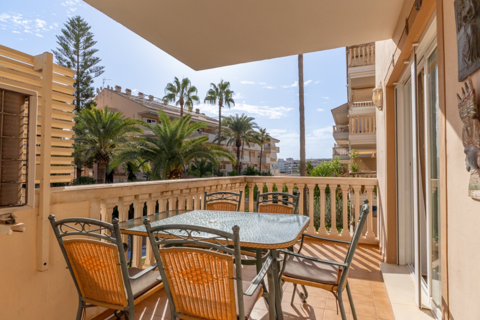 4916 - Appartement situé sur la plage de l'Arenal à Javea avec piscine, salle de gym et court de padel.
