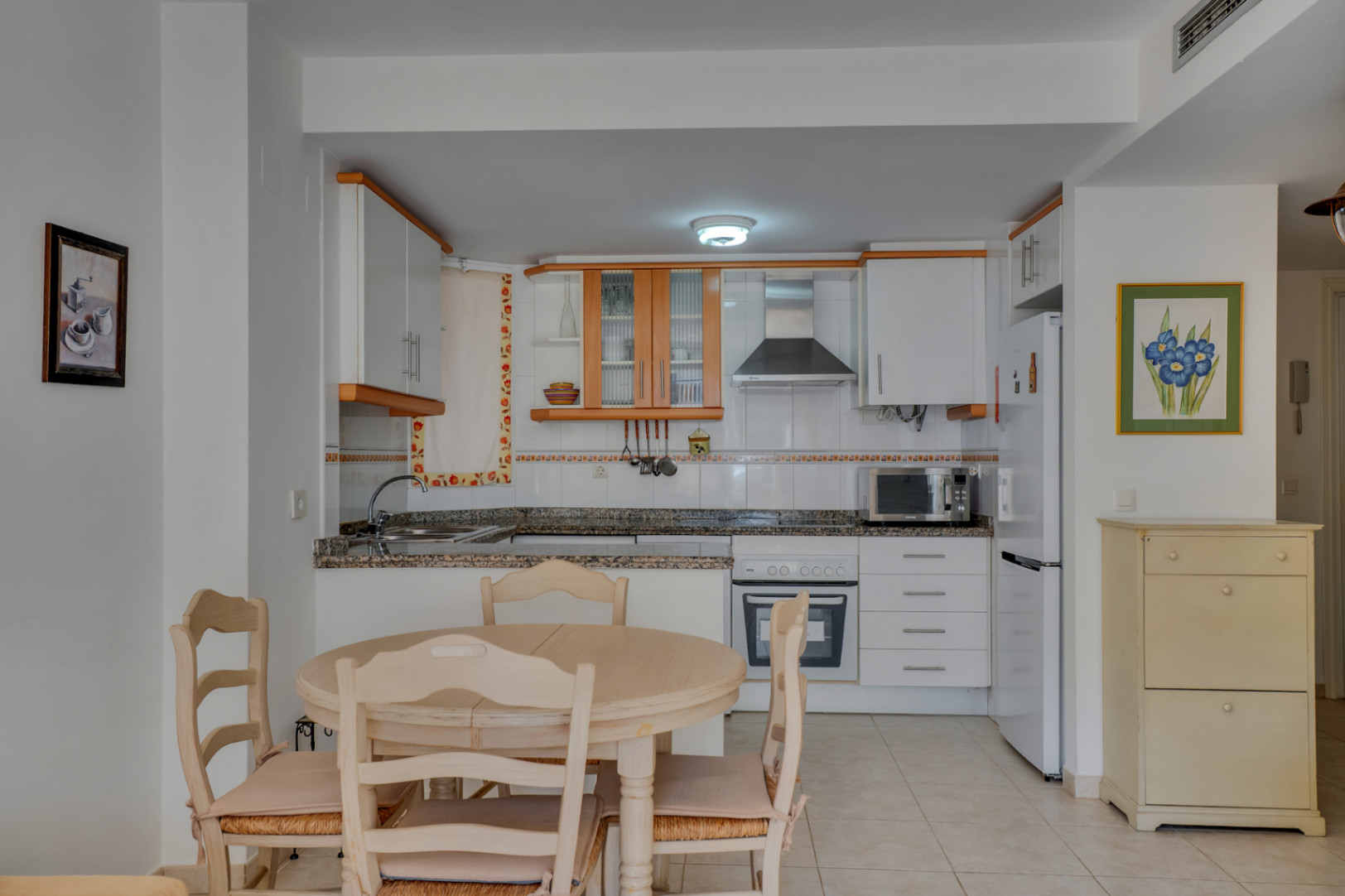 4916 - Appartement situé sur la plage de l'Arenal à Javea avec piscine, salle de gym et court de padel.