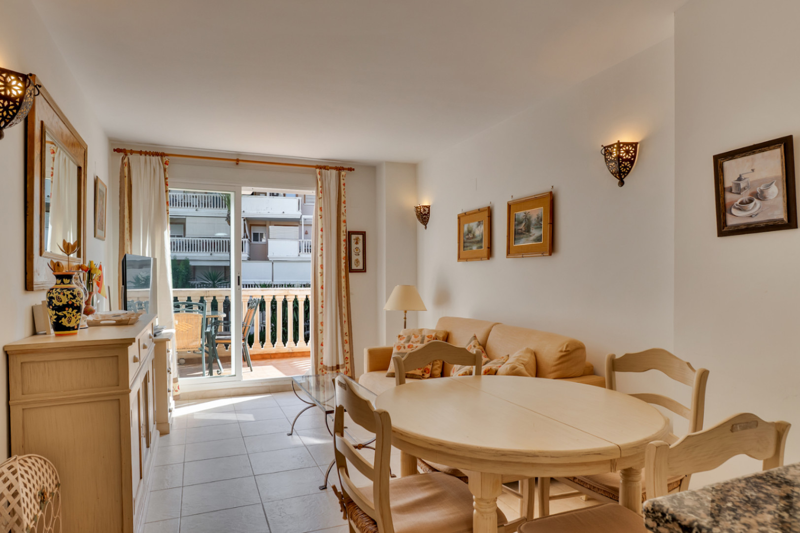 4916 - Appartement situé sur la plage de l'Arenal à Javea avec piscine, salle de gym et court de padel.