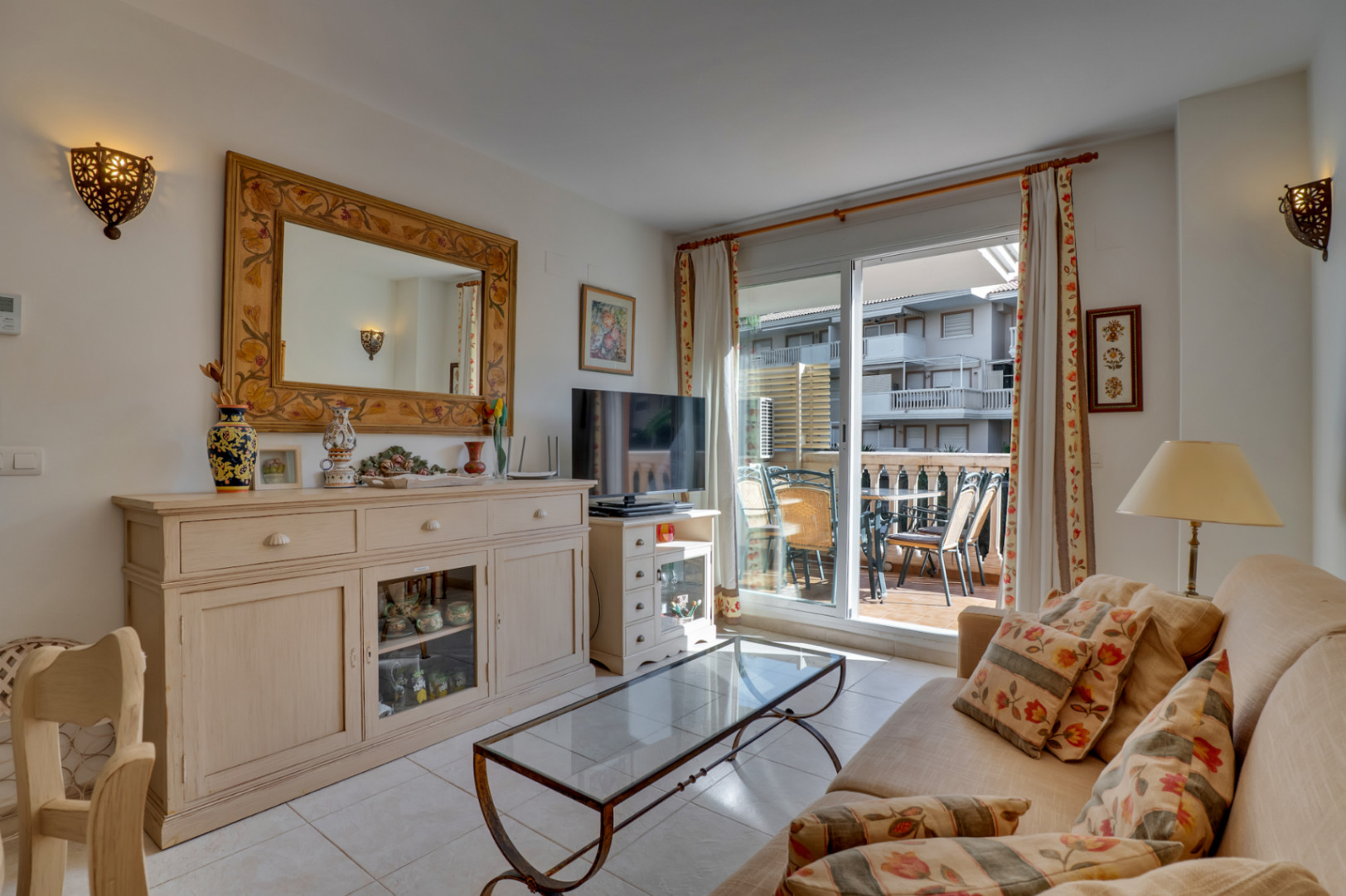 4916 - Appartement situé sur la plage de l'Arenal à Javea avec piscine, salle de gym et court de padel.