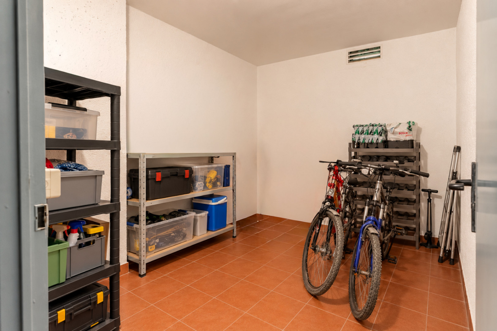 4916 - Appartement situé sur la plage de l'Arenal à Javea avec piscine, salle de gym et court de padel.